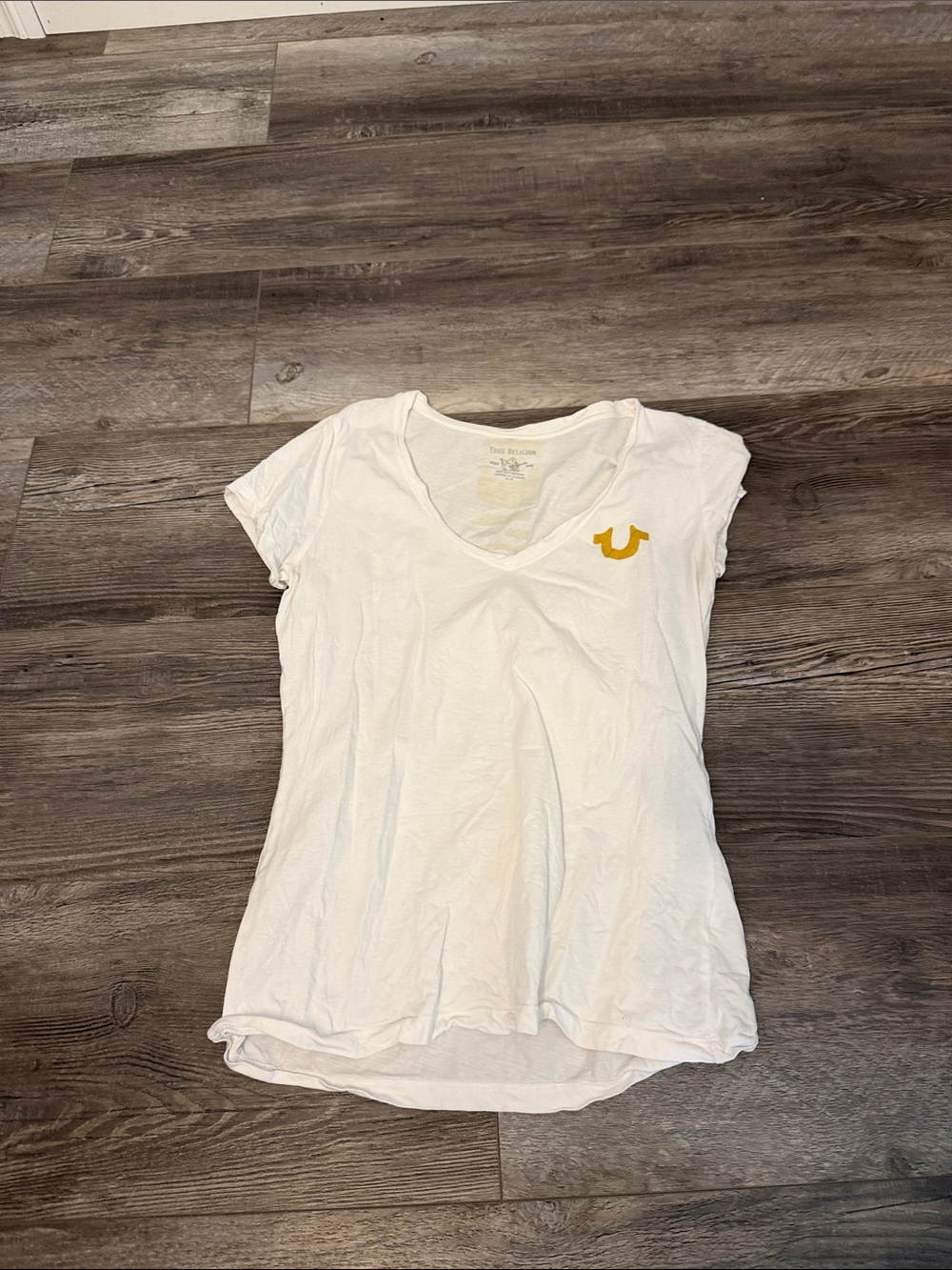 True Religion White V-Neck Tee‎ with Yellow Horseshoe